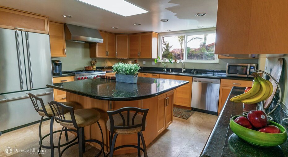 Building Photo - 591 Imperial Beach Blvd