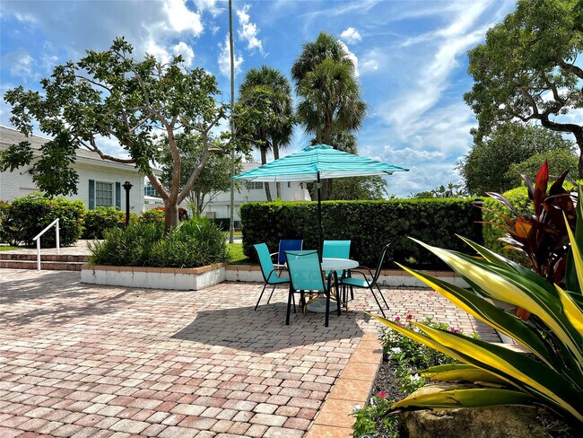 Building Photo - 2271 NE 68th St