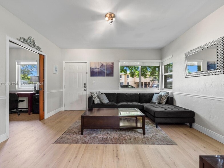 Building Photo - 201 Flagler Dr