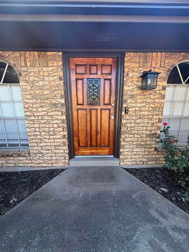 Building Photo - 7816 NW Baldwin Ave