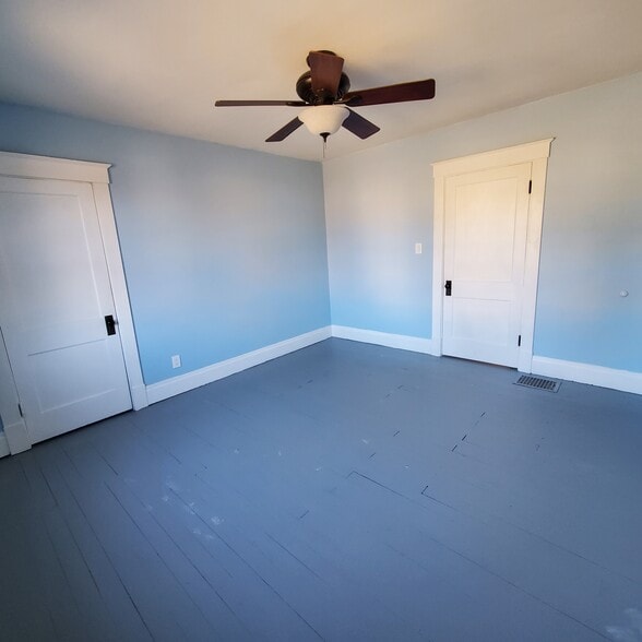 Building Photo - 3047 Feltz Ave