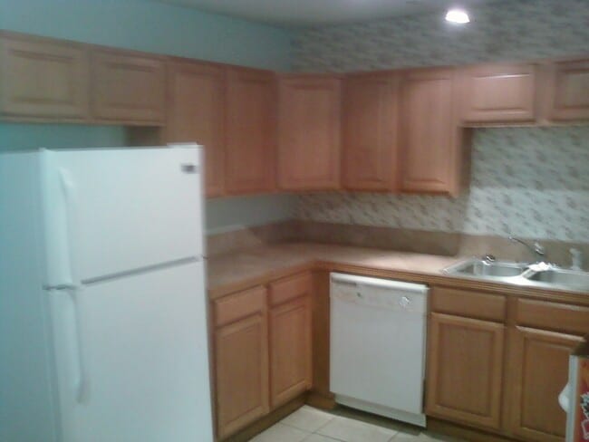 Building Photo - 274 Floss Ave