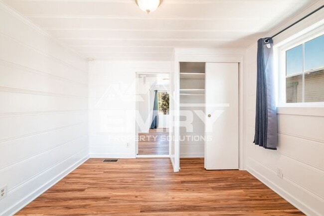 Building Photo - 2.5 bed 2 bath home for rent in Pico Rivera CA ready to move