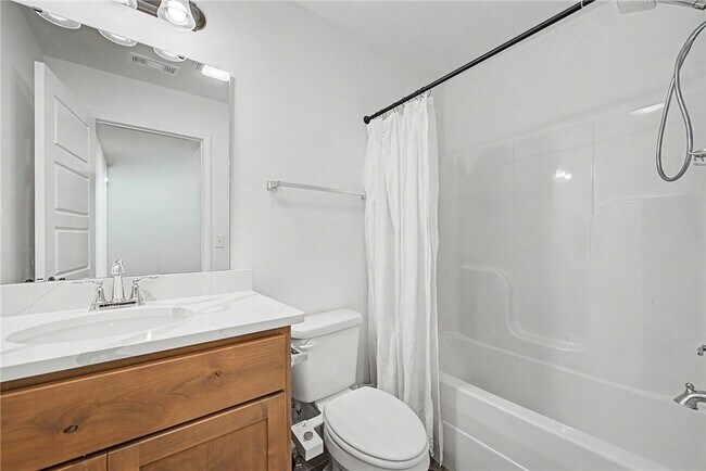 Building Photo - 2070 Wildflower Dr