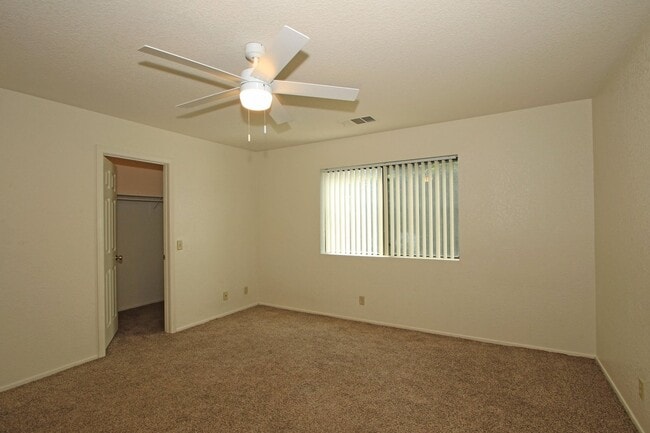 Building Photo - 78615 Bottlebrush Dr