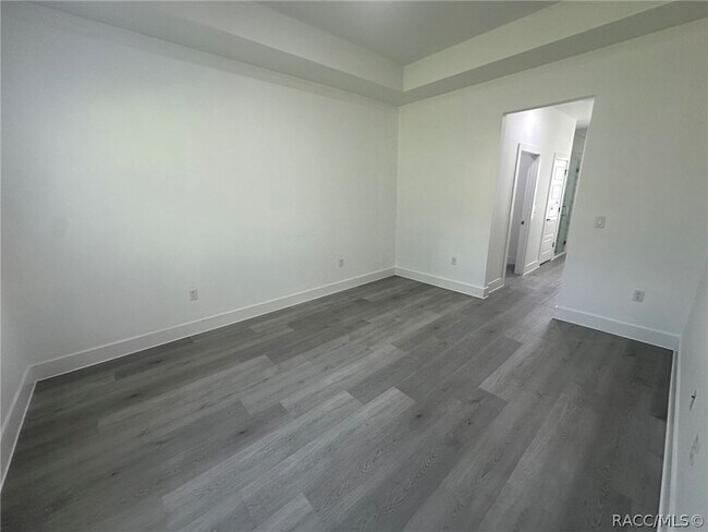 Building Photo - 2810 W Huron Ln