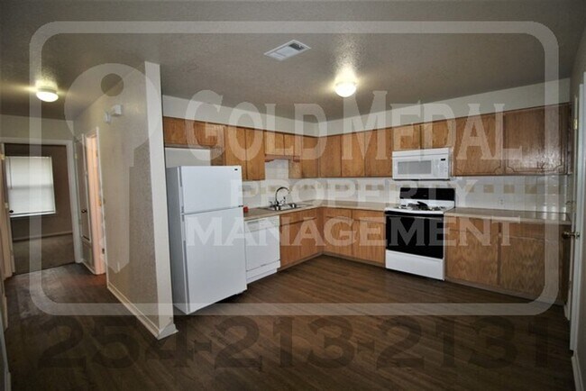 Building Photo - 1404 Pima Trail