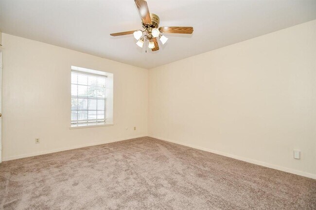 Building Photo - 9021 Gaylord Dr