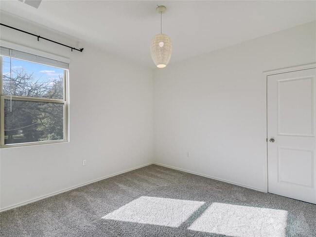 Building Photo - 10418 Bramble Berry Dr