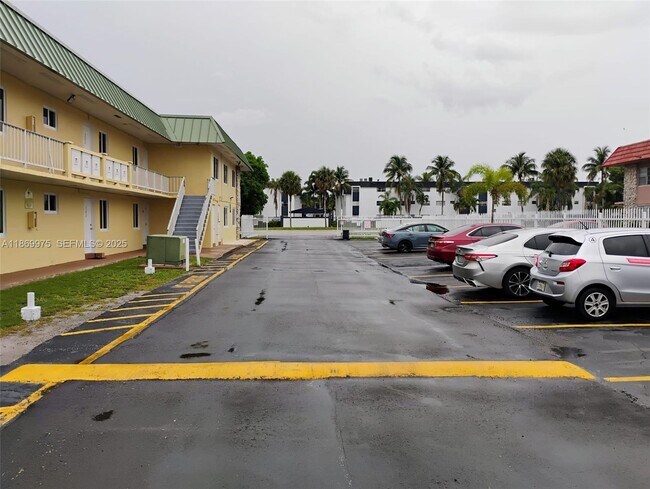 Building Photo - 505 NW 177th St