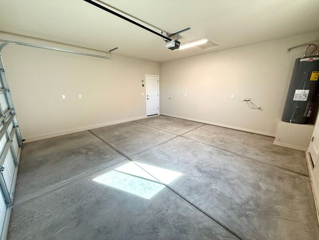 Building Photo - 3774 Meadowbrook Ln