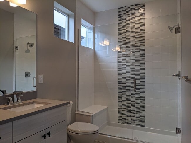 Building Photo - Modern 3-Bedroom Home in Prime Arvada Location