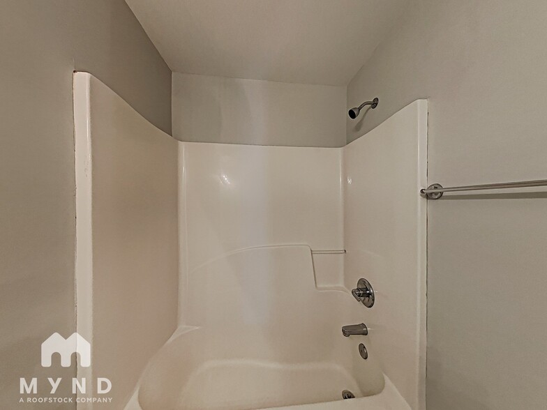Building Photo - 4224 Beacon Crest Way