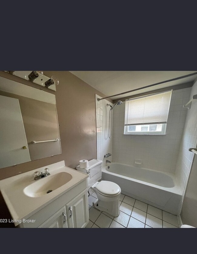 Building Photo - 2504 Langdon Dr