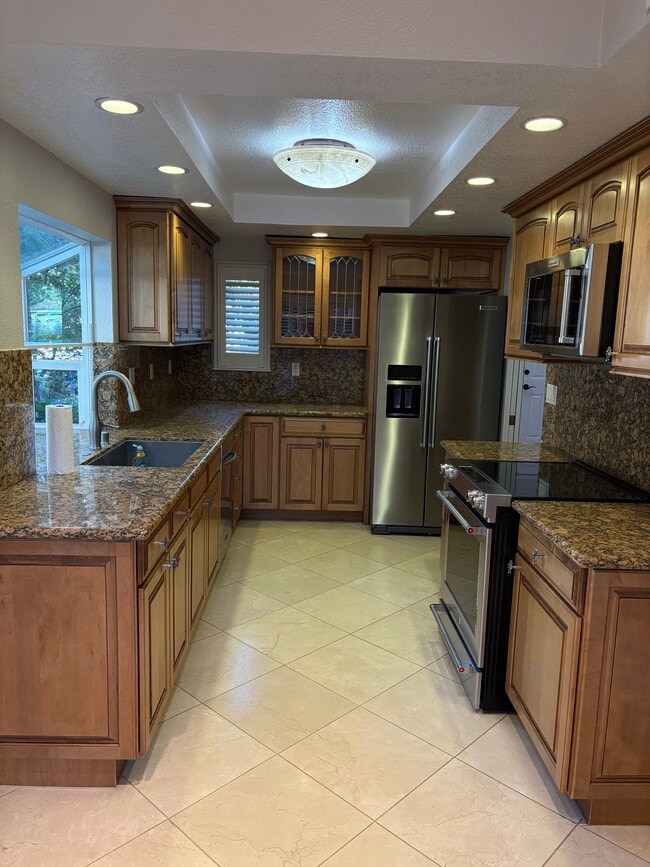 Building Photo - 1938 Stratton Cir