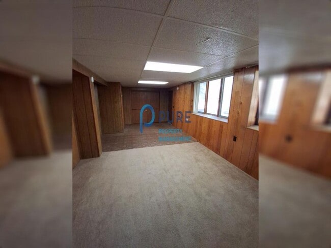 Building Photo - Beautiful Burnsville 3 Bedroom / 2 Bath Ho...