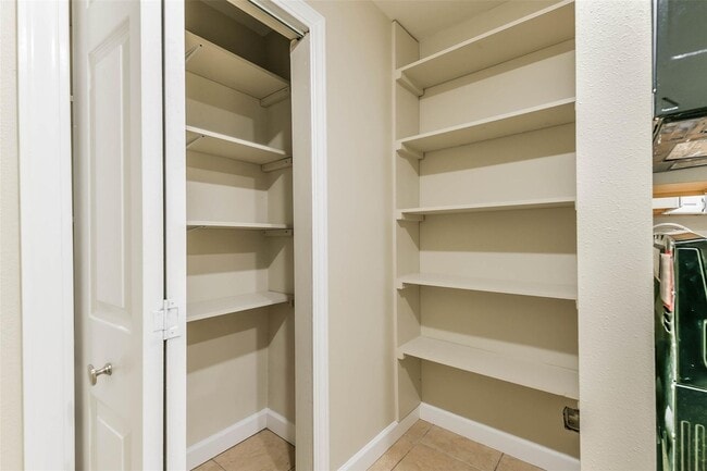 Building Photo - 11 Lyncrest Dr