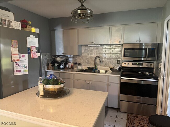 Building Photo - 1 Aztec Lily Ln