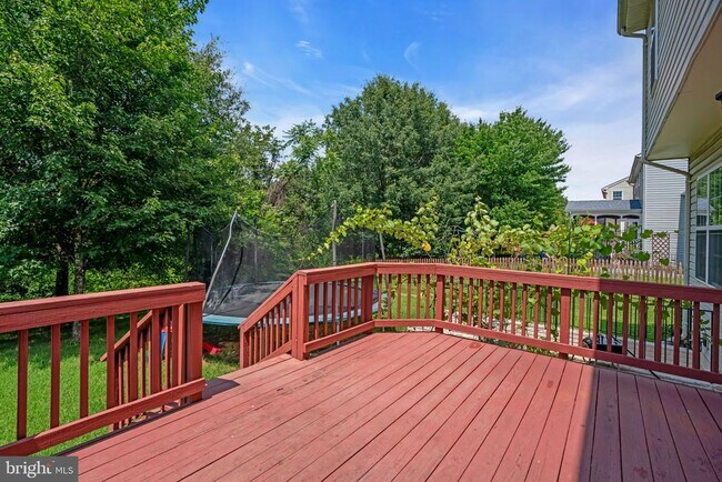 Building Photo - 8142 Tenbrook Dr