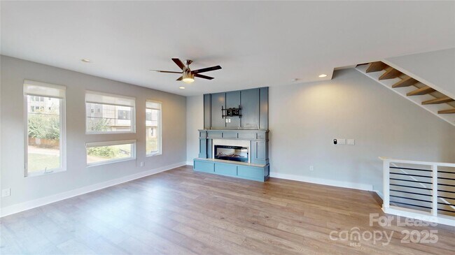 Building Photo - 208 Walnut Ave