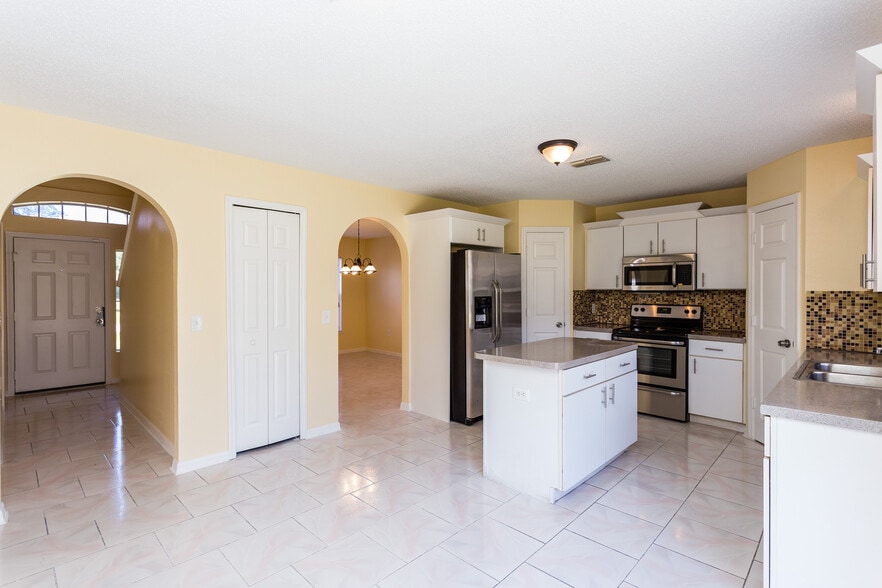 Building Photo - 616 Floridian Dr