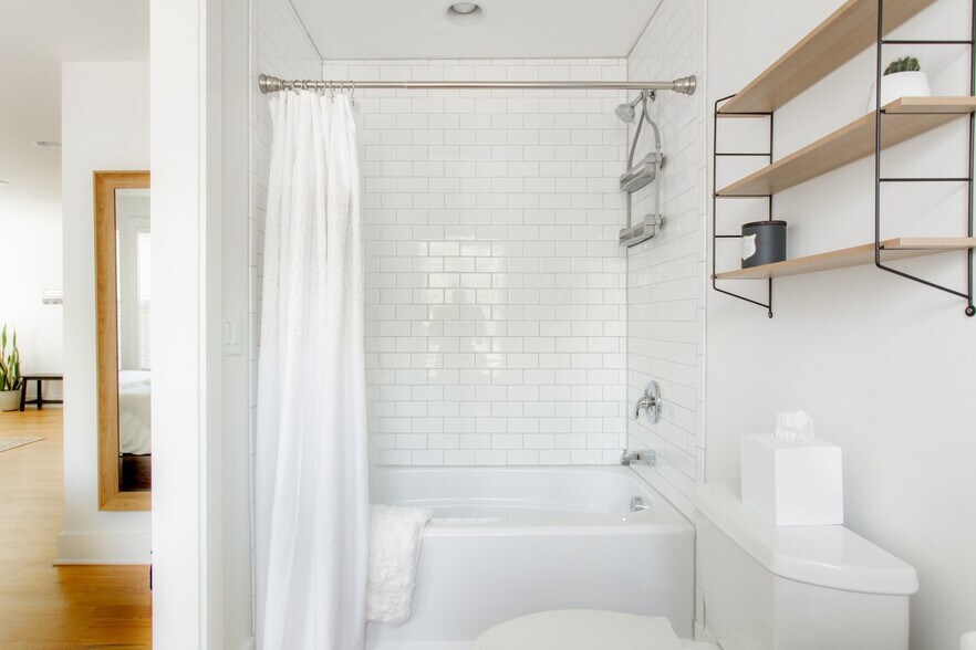 Mother-In-Law Suite Bathroom - 3509A Sanford Ave