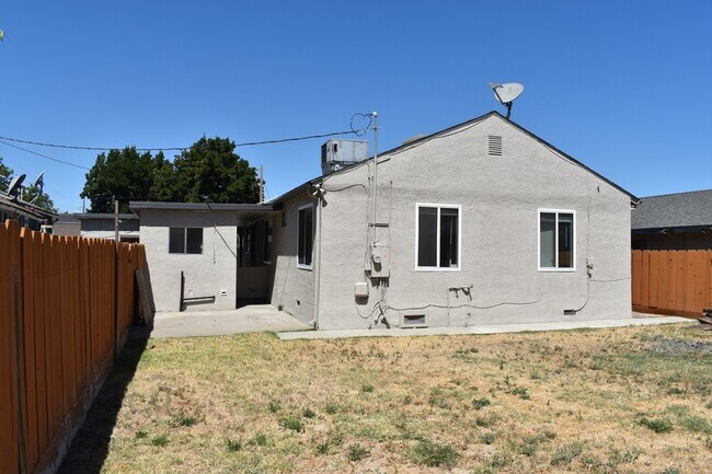 Building Photo - 1333 Frank Ave