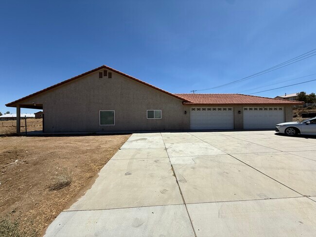 Building Photo - 10350 Mesquite St