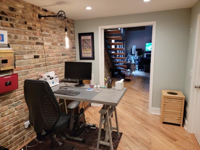 Building Photo - 226 N Clinton St