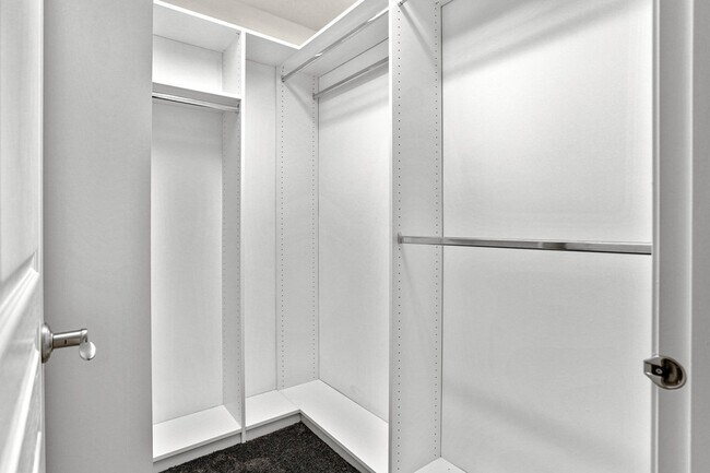 Building Photo - 16846 S Mallard Ln