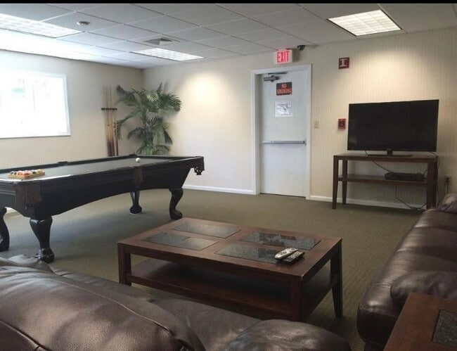 Building Photo - 120 Fisherville Rd