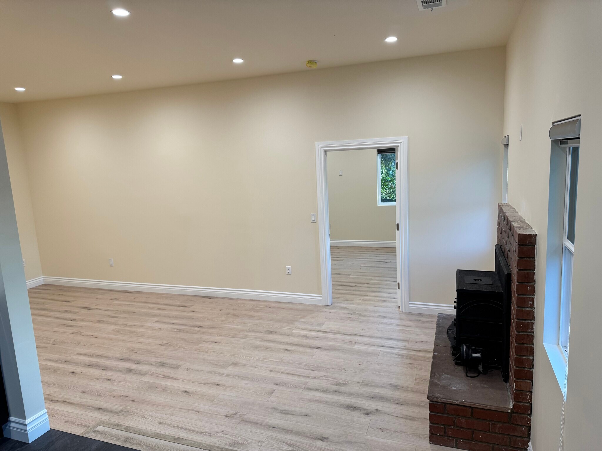 Building Photo - 9859 Foothill Blvd