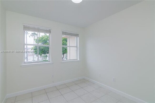 Building Photo - 3126 NW 101st Ct