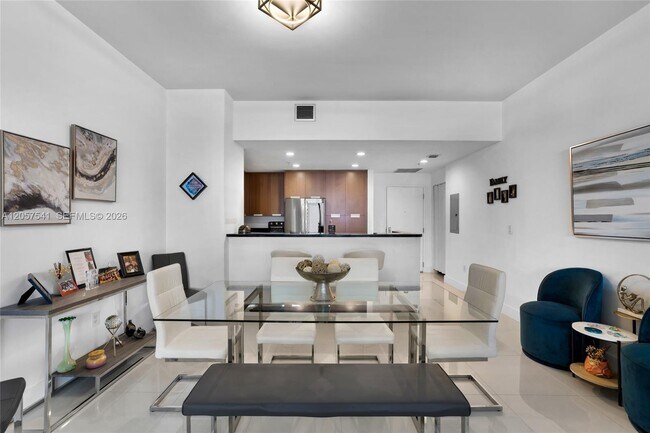 Building Photo - 7901 Hispanola Ave