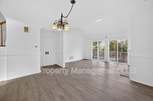 Building Photo - 1803 Poplar Ct