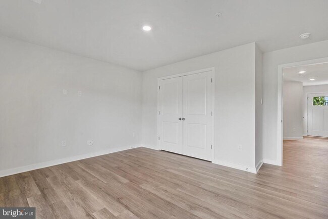 Building Photo - 16655 Green Glade Dr