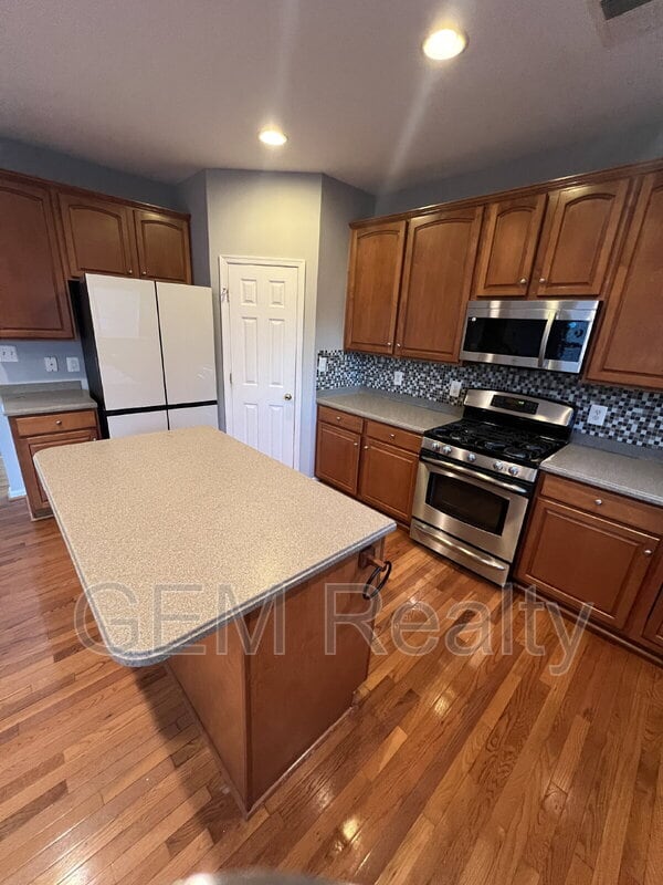 Building Photo - 11 Maggie Ct