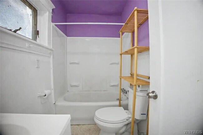 Building Photo - 485 Porter Ave