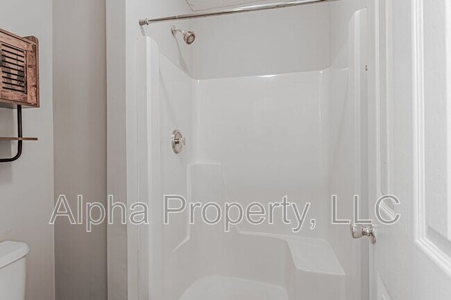 Building Photo - 105 Brushy Hollow Ln