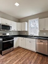 Building Photo - 19 Thompson St