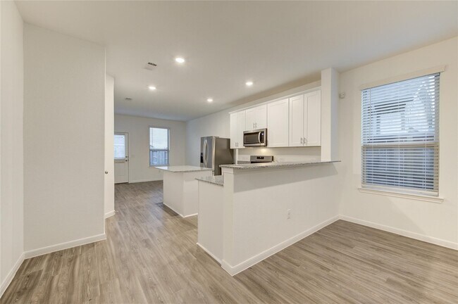 Building Photo - 1309 Coco Ray Ln