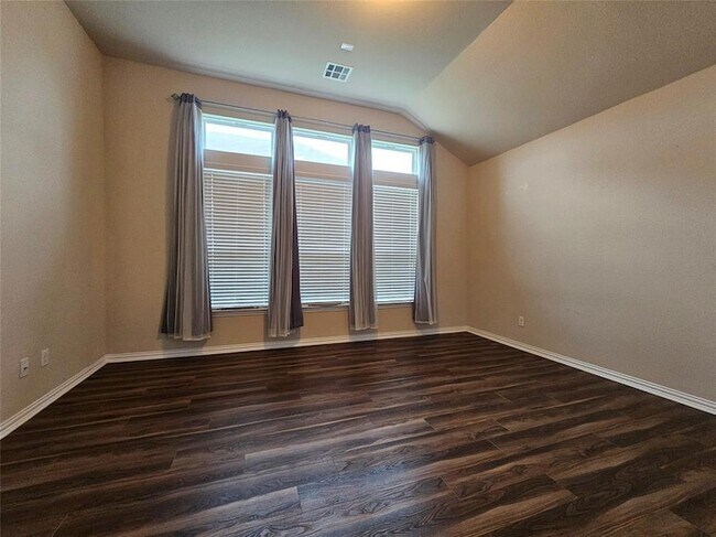 Building Photo - 637 Palmilla St