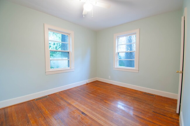 Building Photo - 134 Lausanne Dr