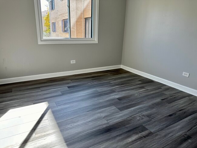 Building Photo - 9320 Hamilton Ct