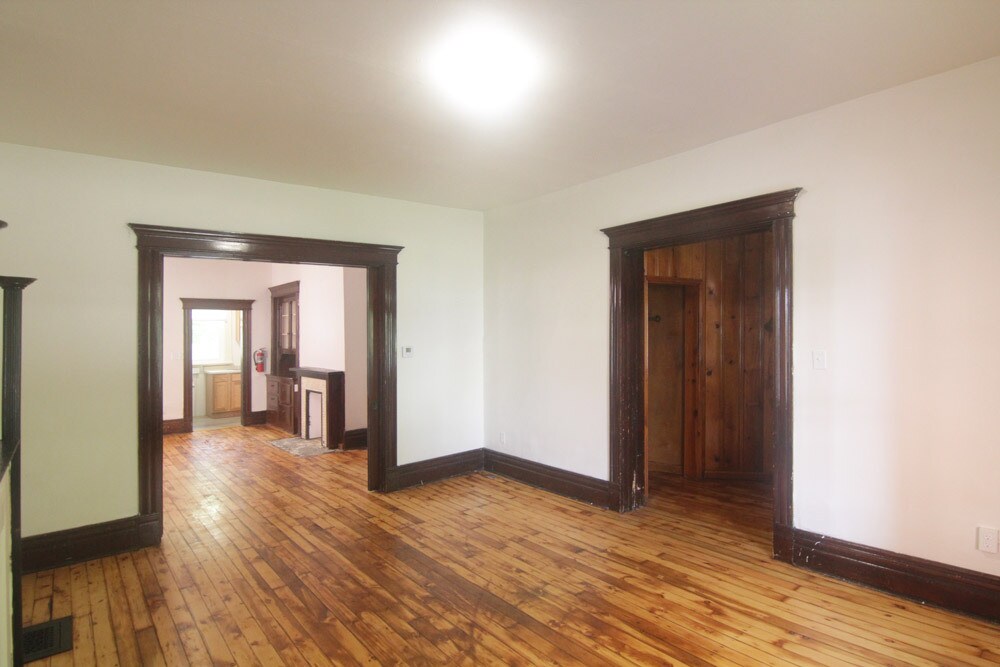 Building Photo - 424 Franklin Ave
