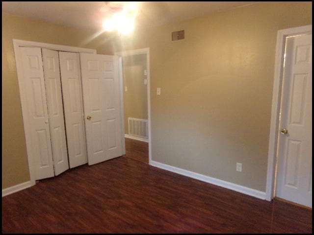 Building Photo - 13 Point O Woods Dr