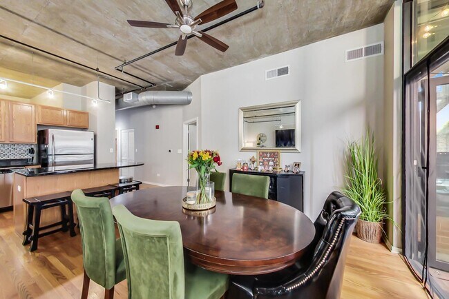 Building Photo - 520 S State St