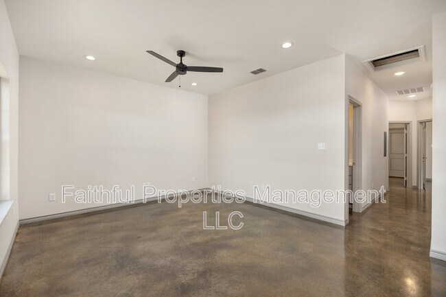 Building Photo - 21579 County Rd 2138