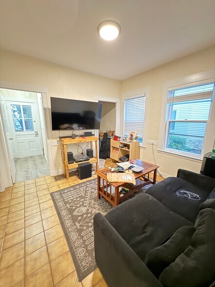 Building Photo - 18 Sawyer Ter