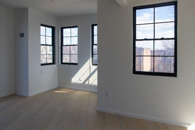 Building Photo - 1451 Maryland Ave NE